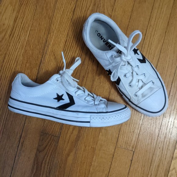 White and black Converse low top - Picture 1 of 3